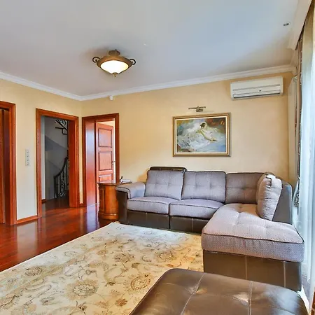 Villa & Luxury *