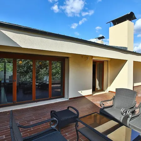 Villa & Luxury