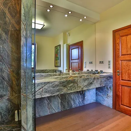 & Luxury Villa